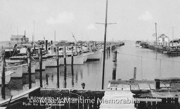 LEONARDO HARBOR, Leonardo, NJ – 1949 The Leonardo Harbor at Leonardo, NJ circa 1949. Barely visible in the center of the picture is the original "HAPPY" (she later moved to Atlantic Highlands, NJ.)